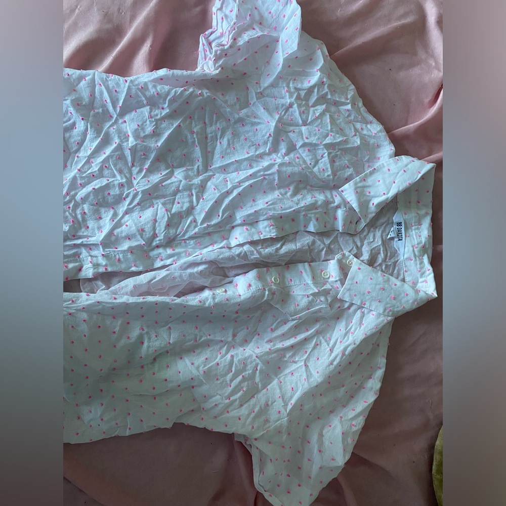 cropped button up, white with pink